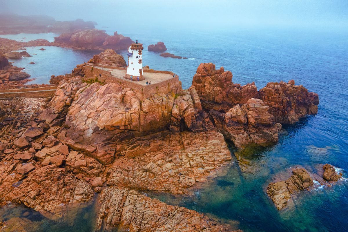 Les 5 îles bretonnes méconnues qui vous laisseront sans voix ! Les bijoux de Bretagne à ne pas manquer lors de ses prochaines vacances bretonnes