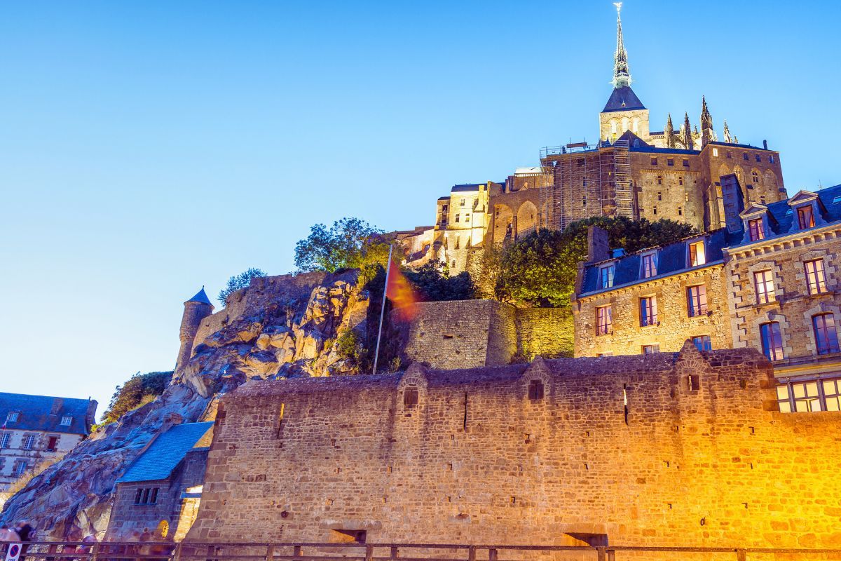 Jamais visité le Mont Saint Michel ? Voici pourquoi vous devriez le faire maintenant : tout ce que vous devez savoir sur cet endroit emblématique, Bretagne ou pas