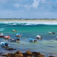 Plage du Ster à Penmarch en Bretagne : cette plage du Finistère avec son eau turquoise et son sable fin blanc va vous plaire !