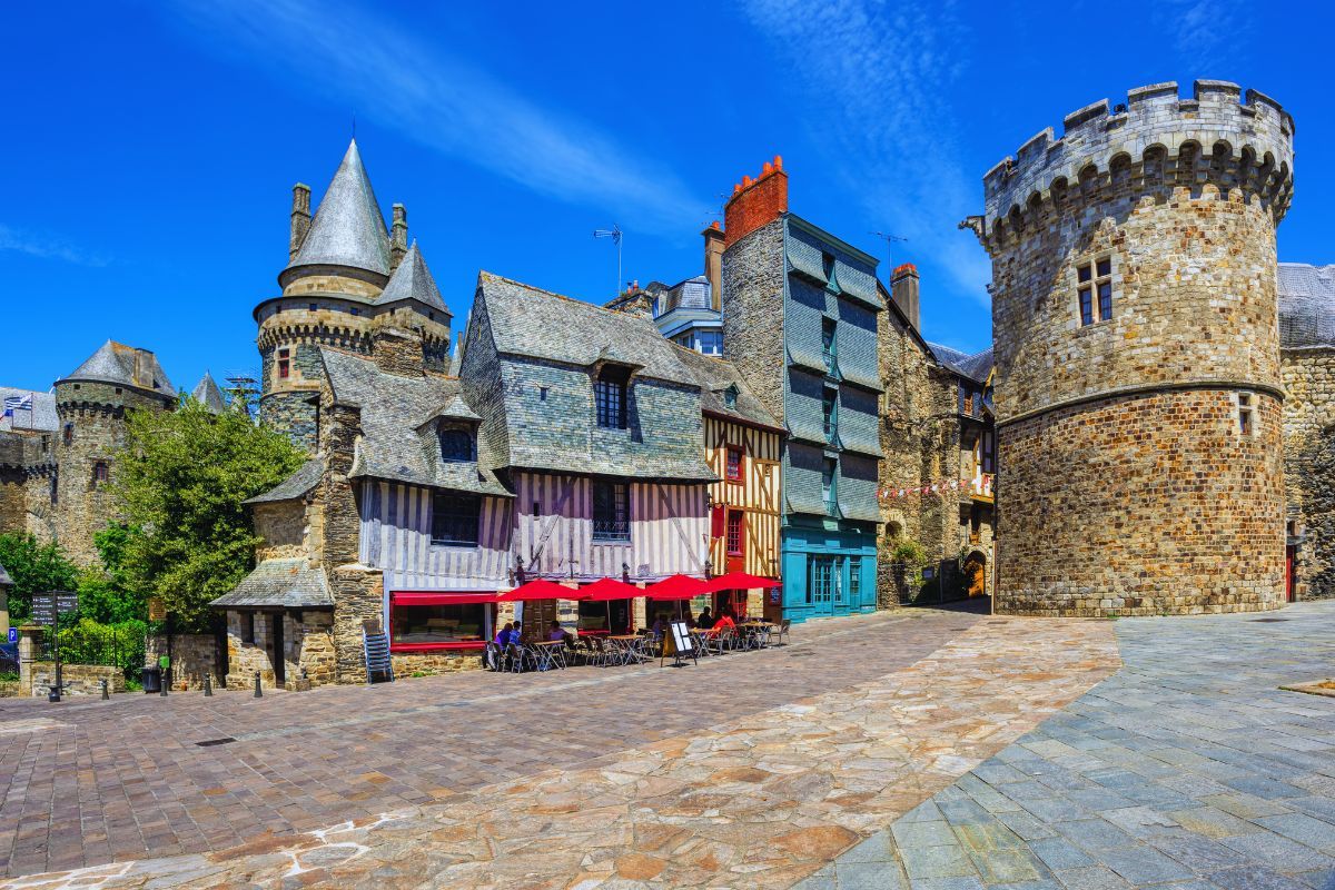 Ne quittez surtout pas Vitré en Bretagne sans avoir fait ces 3 choses incroyables ! Cette commune d'Ille-et-Vilaine vous réserve une agréable visite avec des monuments et des paysages naturels magnifiques