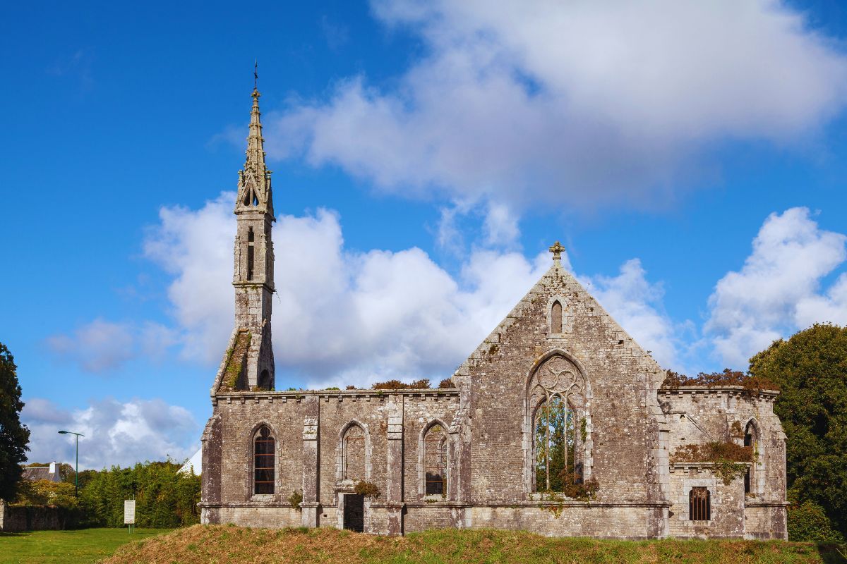 Ces 4 villages médiévaux du Finistère peu connus des touristes : découvrez notre top 4 des plus jolies communes de ce département de Bretagne où le temps semble s'être arrêté, loin de la foule mais très charmants