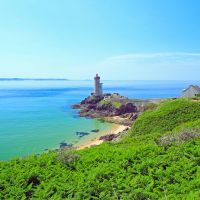 La route des phares en Bretagne : découverte lumineuse qui vous séduira malgré le mauvais temps marquant le début de l'été, venez voir ces célèbres phares bretons