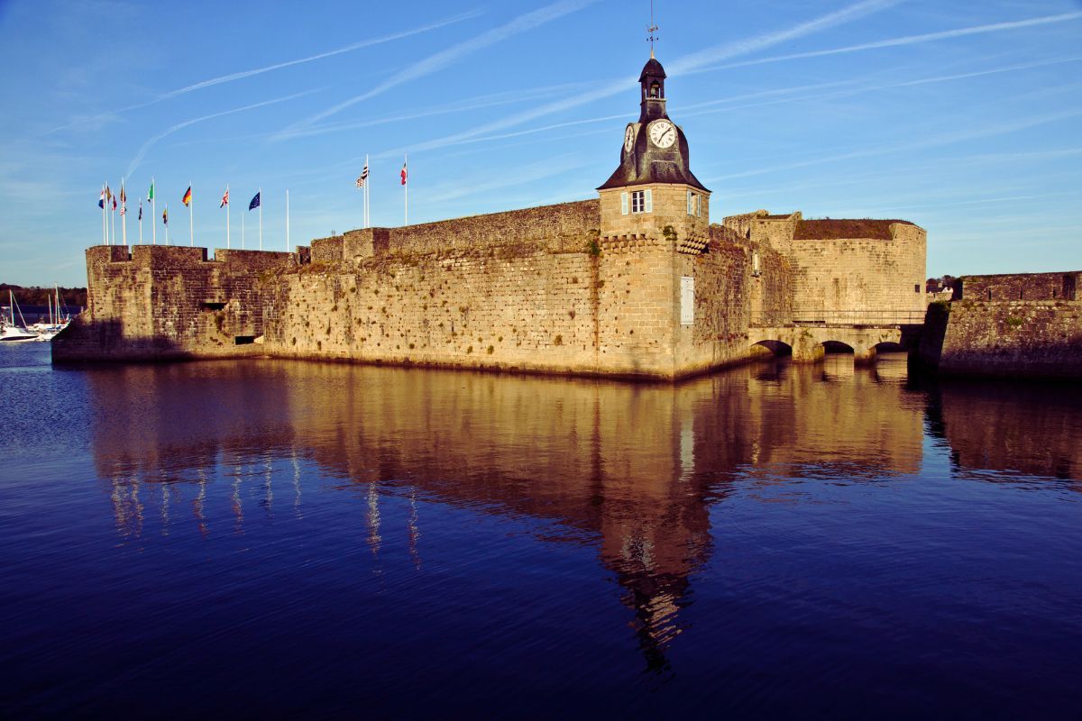 Vous êtes passionné d'art et d'histoire ? Concarneau est la ville de Bretagne qu'il faut que vous visitiez ! Découvrez cette ville du Finistère