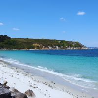 Découvrez les plus beaux coins de la plage du Corréjou à Camaret sur Mer : un coin paradisiaque de Bretagne, pour se ressourcer pendant une journée au soleil et les pieds dans l'eau