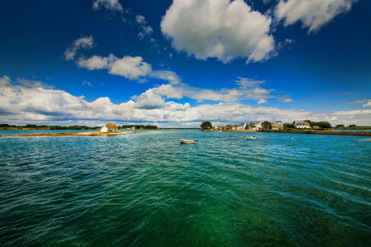 5 raisons pour lesquelles vous devez visiter Saint-Cado en Bretagne : découverte de cette belle île du Morbihan