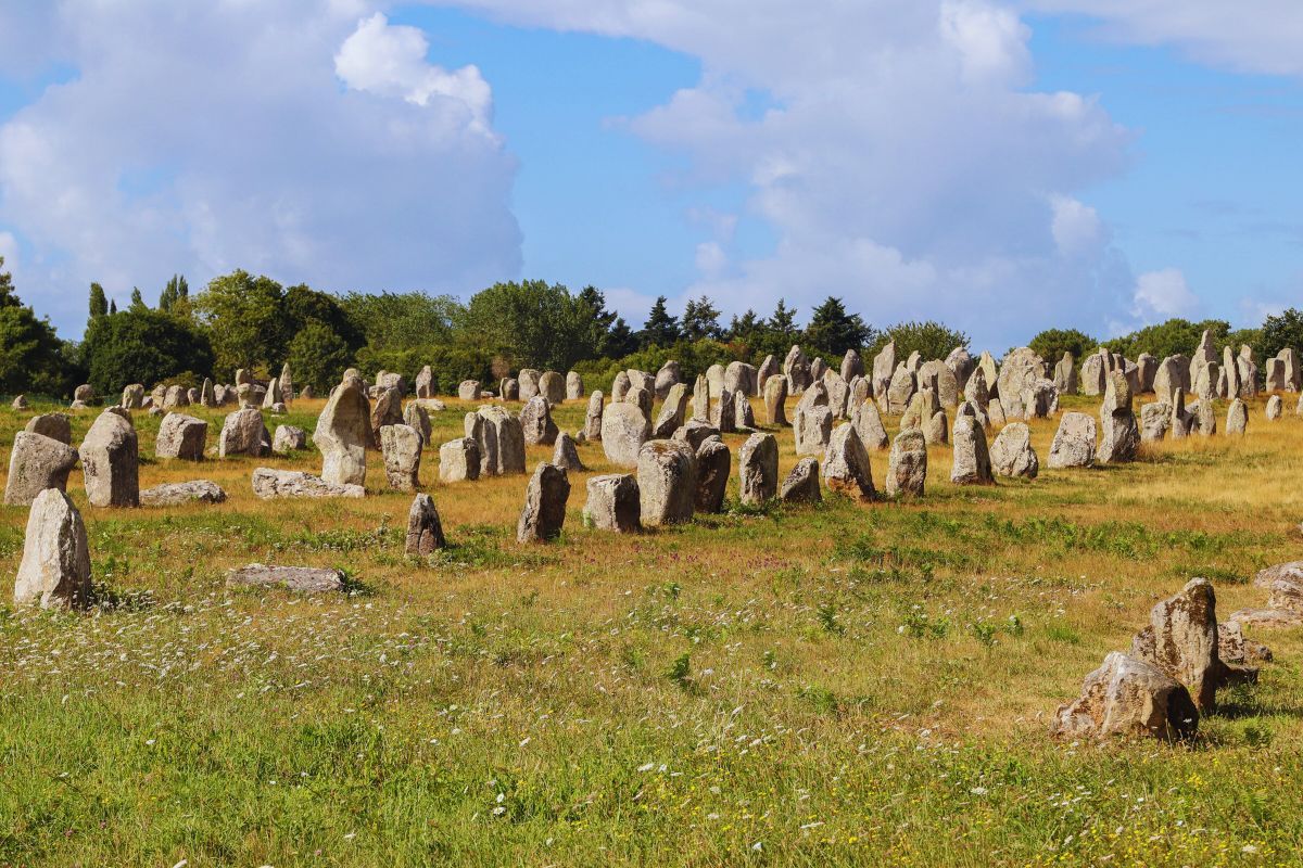 Vos vacances en Bretagne seront incomplètes sans ces sites mégalithiques ! N'oubliez pas lors de votre prochaine visite de faire un détour par les mégalithes bretons