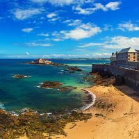 Bretagne : ces 4 plages vous feront oublier les Caraïbes lors de votre visite en Bretagne. Pas besoin de quitter la France pour trouver des plages magnifiques !