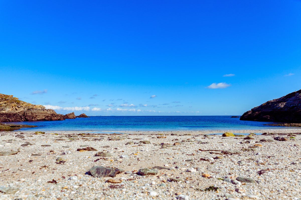 Découvrez la crique de Yeyew en Bretagne : le secret bien gardé de Belle-Île-en-Mer pour se détendre dans un coin où vous ne trouverez pas trop de touristes