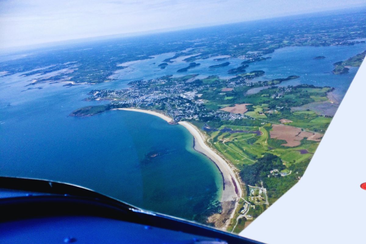 Top 4 plages du Morbihan à visiter cet hiver : pourquoi ne pas passer un week-end dans ce coin de Bretagne pour profiter de l'air marin avant les fêtes de Noël ?