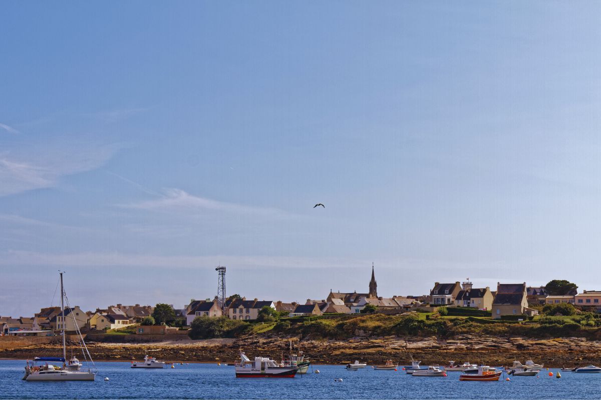 Évasion sous le soleil en Bretagne : pourquoi l'île Molène est la destination parfaite pour profiter de la vague de chaleur ce weekend avec vos amis et votre famille ?