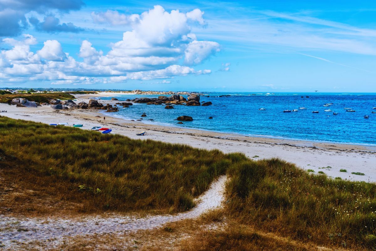 Explorez la Côte des Légendes et tout ce qu'il y a à y faire : un sanctuaire de nature et de mythes en Bretagne, pour partir à l'aventure dans le Finistère nord