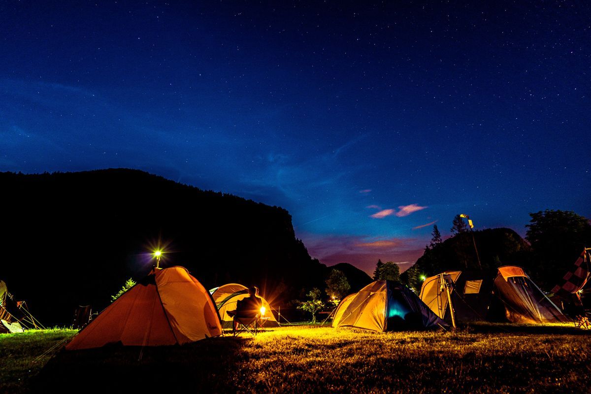 Les plus beaux endroits où faire du camping en Bretagne : nature, bord de mer et paysages grandioses