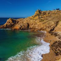 Profitez d'une plage unique et d'une balade à pied dans un lieu magique de la baie de Quiberon : découvrez l'île d'Hoedic en Bretagne