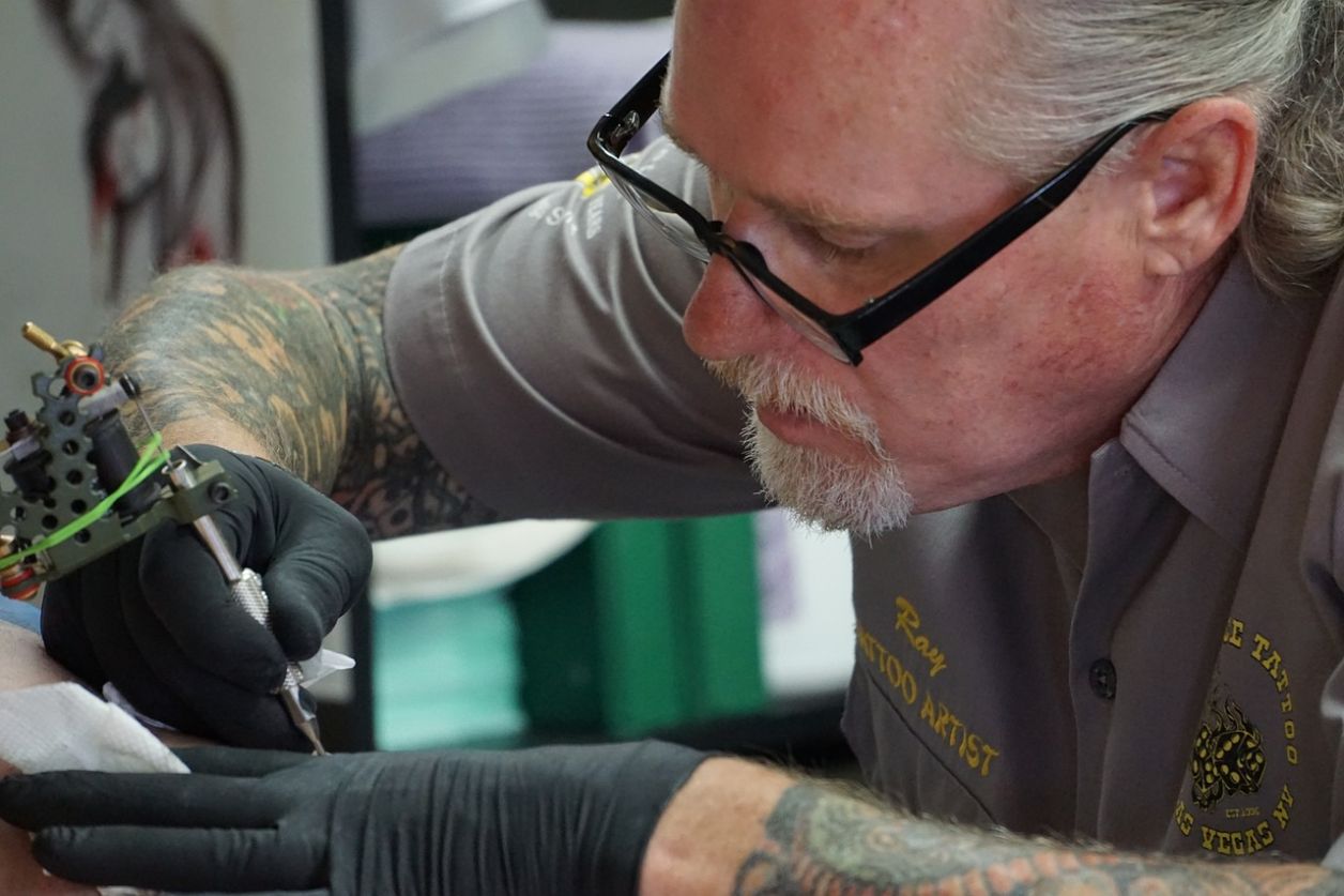 Notre sélection des 2 meilleurs tatoueurs à Monteneuf