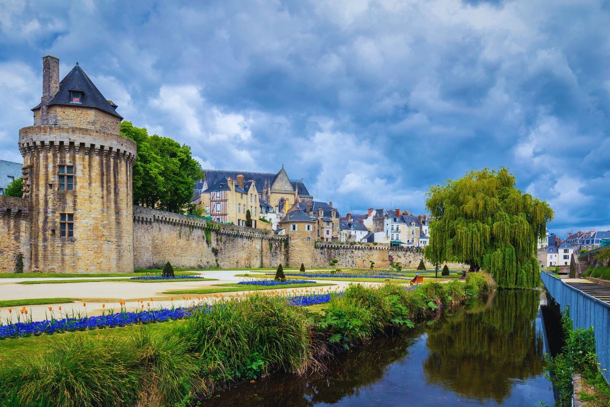 Top 4 des cités médiévales du Morbihan à visiter : découvrez notre sélection de villes typiques de Bretagne, pour le bonheur des yeux