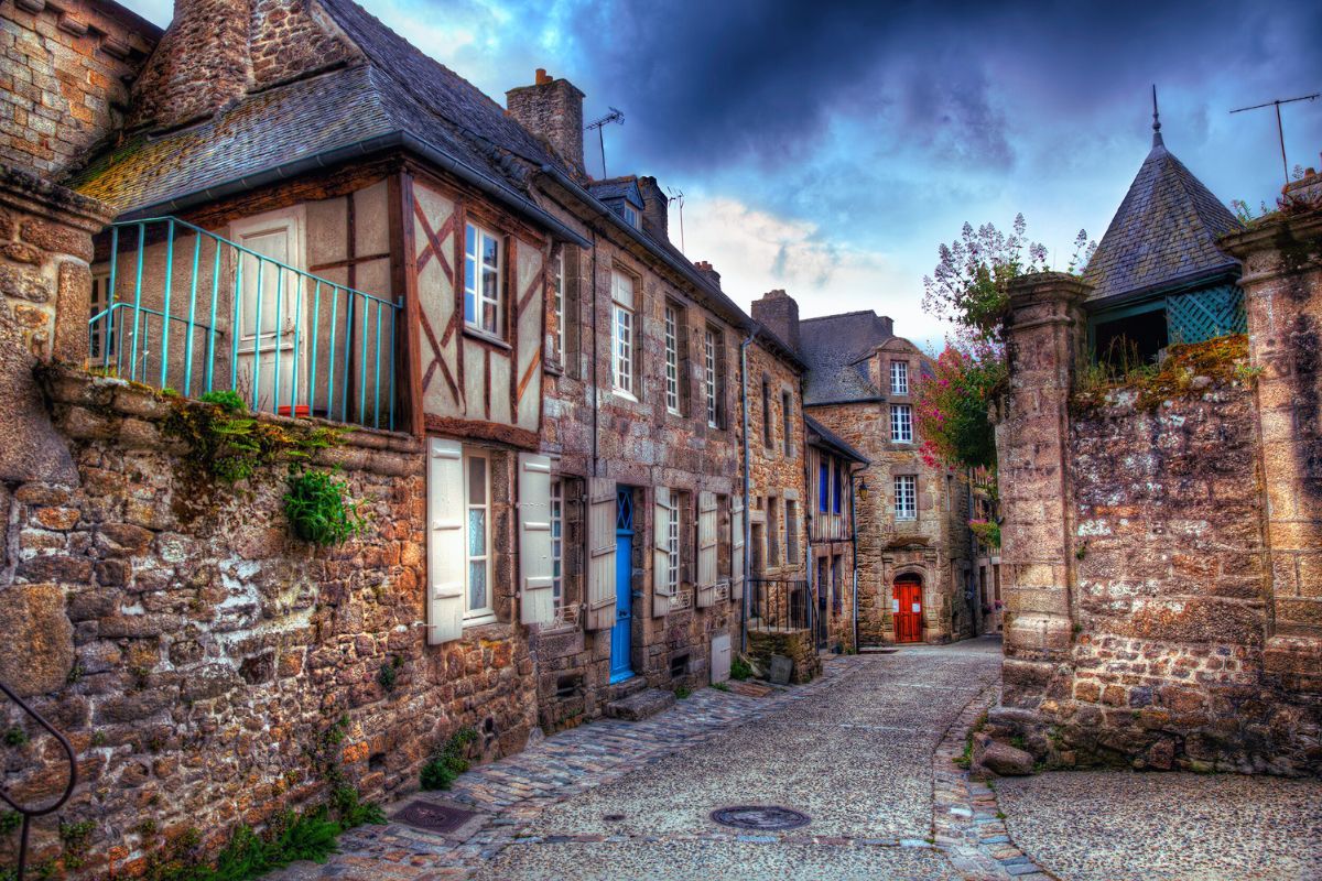 Trésors médiévaux des Côtes d'Armor : découvrez des 3 villages médiévaux bretons à visiter absolument, pour la beauté comme pour l'histoire des lieux