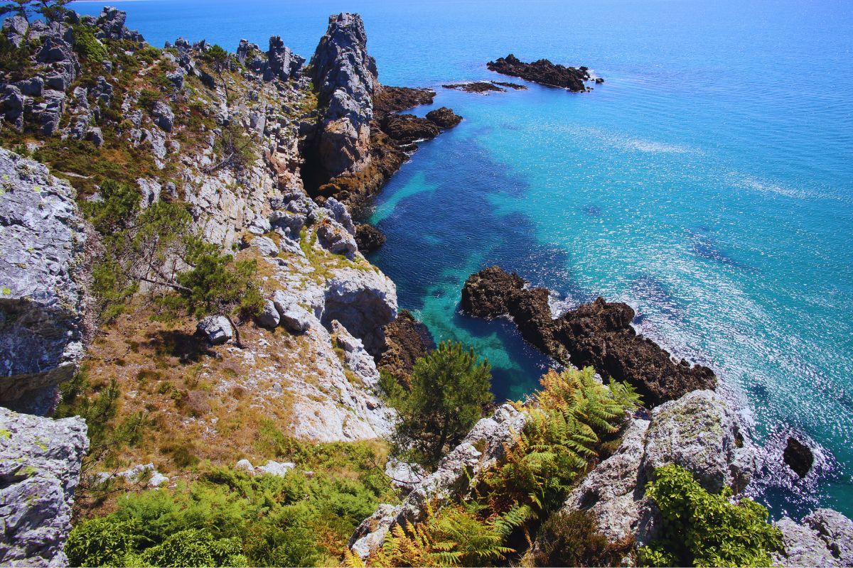 Visitez Crozon en Bretagne : top des activités à faire dans l'Eldorado des aventuriers et amoureux de la nature, pour profiter au maximum de vos vacances d'été !